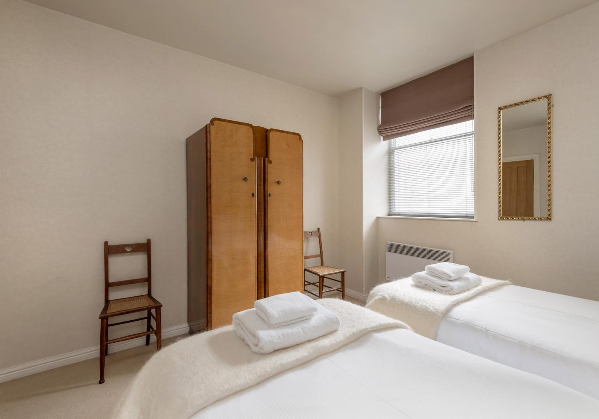 Causewayside Apartment - The Edinburgh Address Buitenkant foto