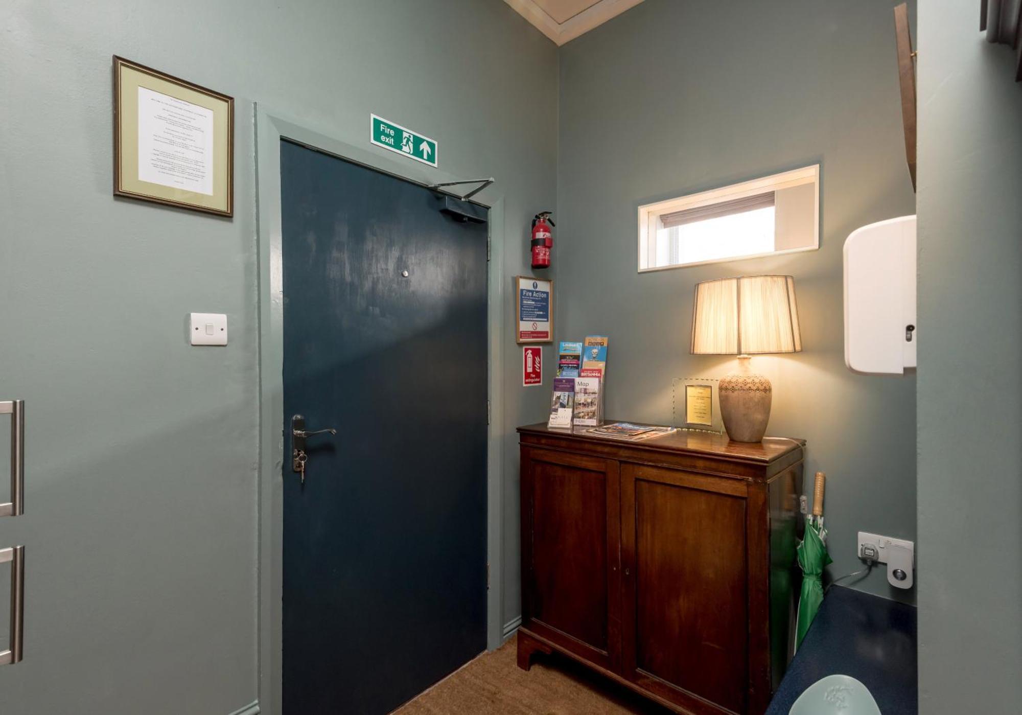 Causewayside Apartment - The Edinburgh Address Buitenkant foto