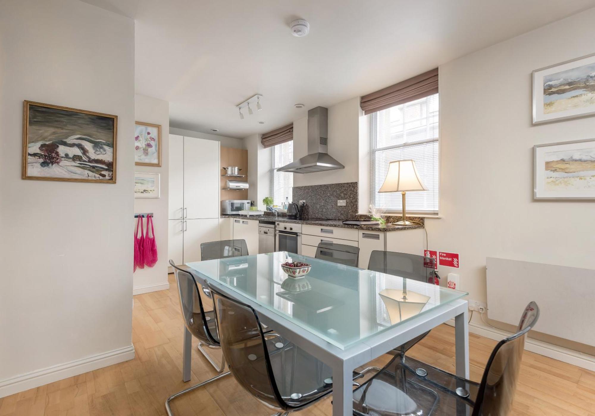 Causewayside Apartment - The Edinburgh Address Buitenkant foto