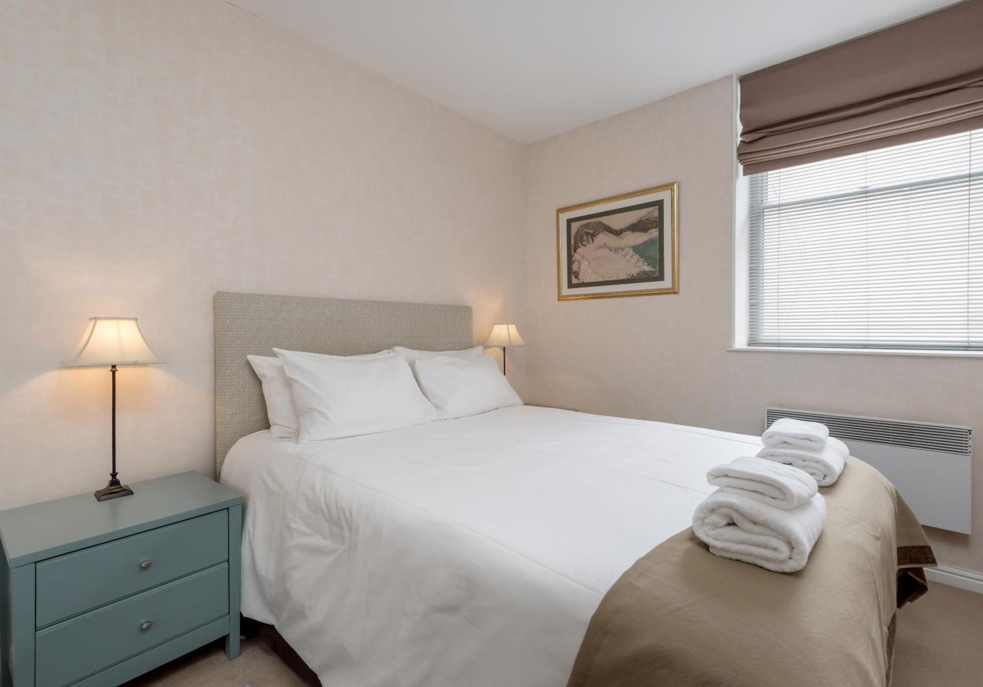 Causewayside Apartment - The Edinburgh Address Buitenkant foto